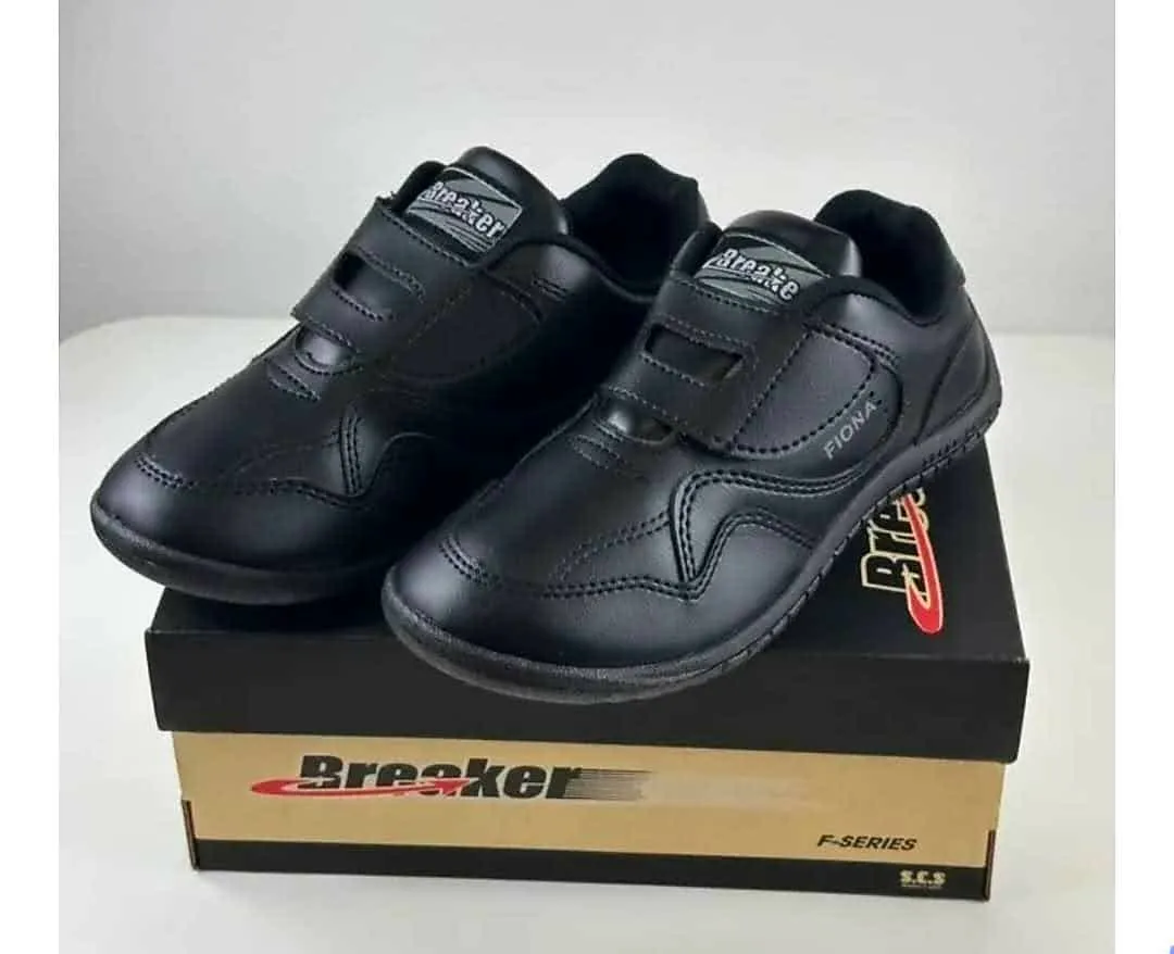 Black canvas / Sports shoes. Seller: ABC KIDS WEAR on Muafay.
